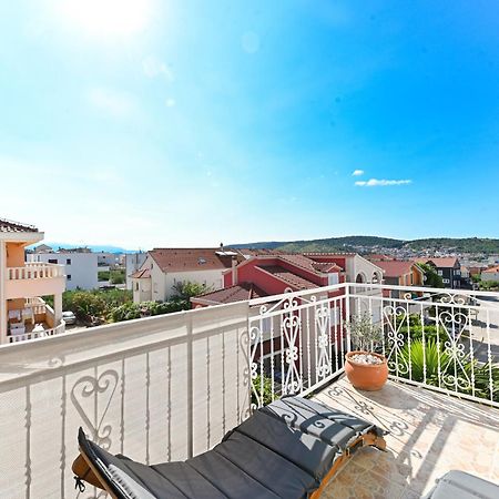 Apartment Dajana Feeling Of Home Trogir Exteriör bild