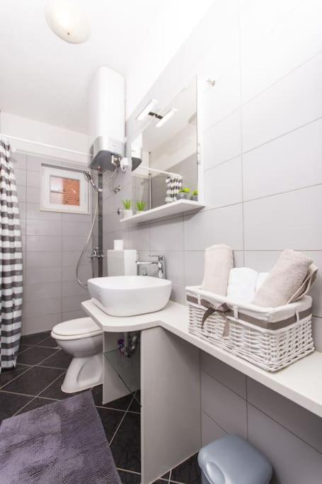 Apartment Dajana Feeling Of Home Trogir Exteriör bild