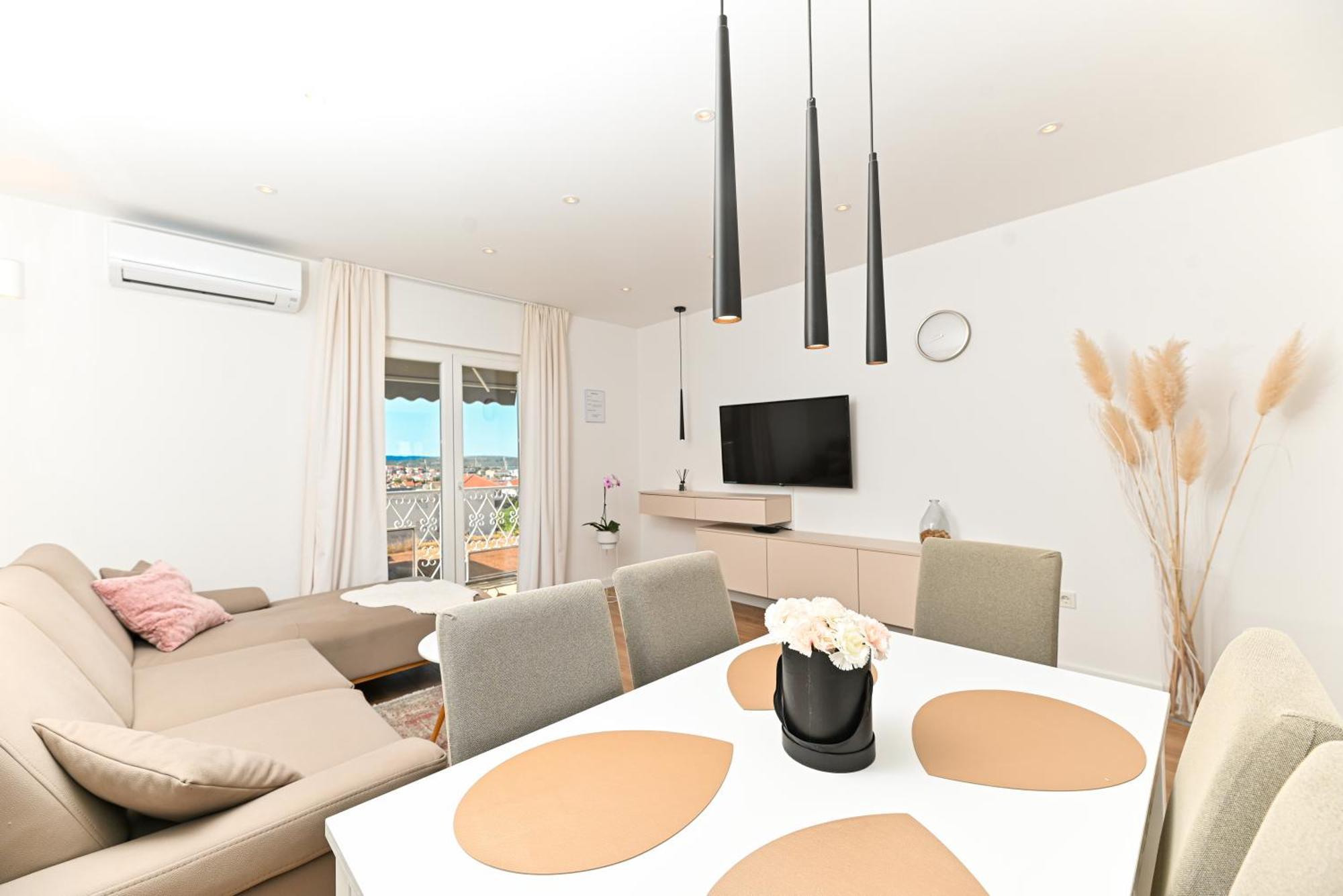 Apartment Dajana Feeling Of Home Trogir Exteriör bild