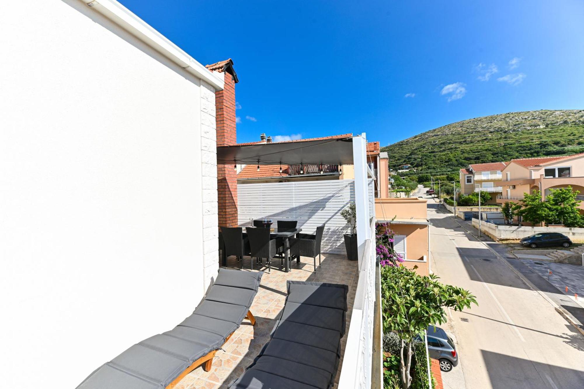 Apartment Dajana Feeling Of Home Trogir Exteriör bild