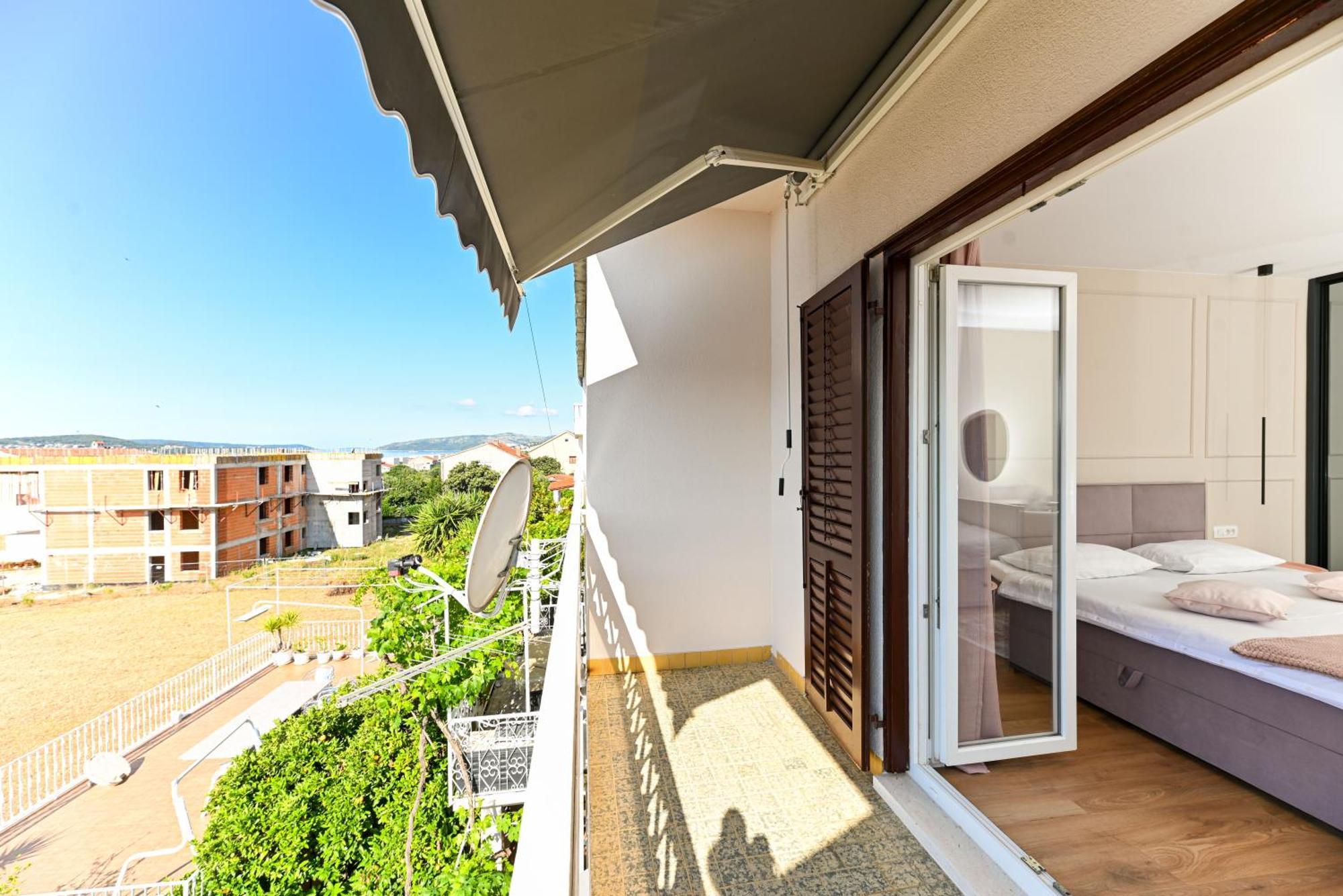 Apartment Dajana Feeling Of Home Trogir Exteriör bild