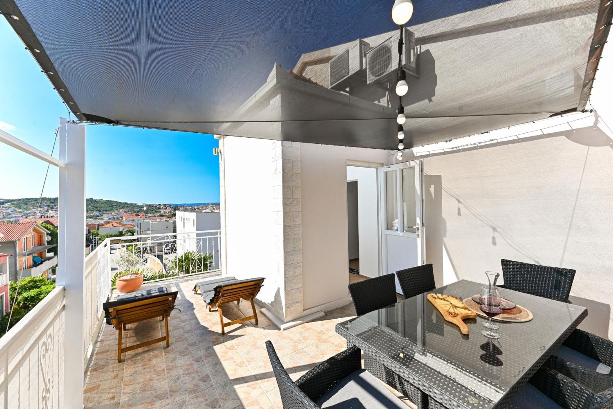 Apartment Dajana Feeling Of Home Trogir Exteriör bild