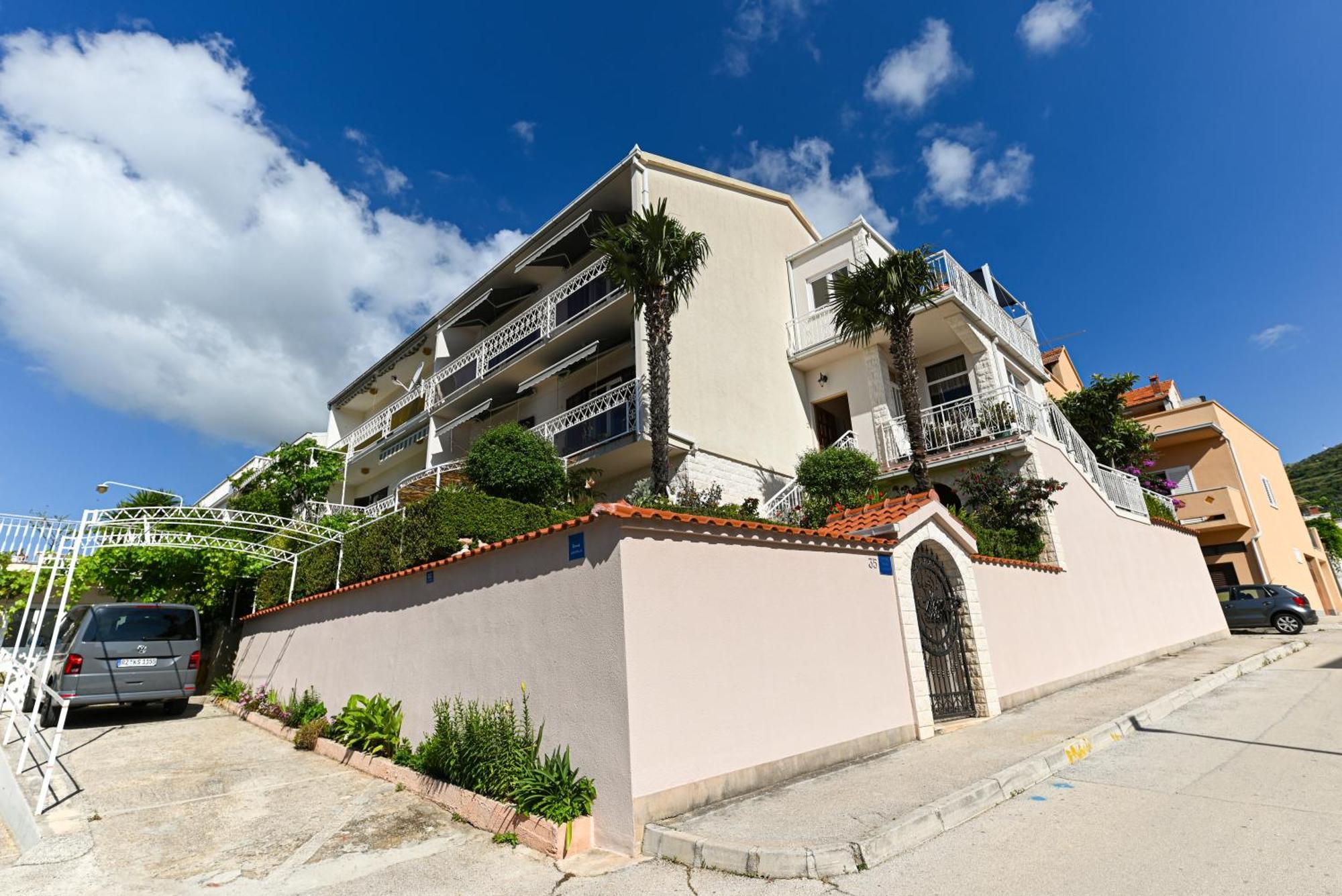 Apartment Dajana Feeling Of Home Trogir Exteriör bild