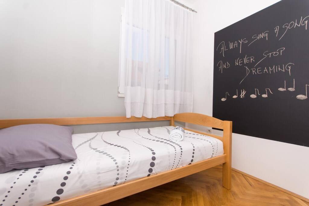 Apartment Dajana Feeling Of Home Trogir Exteriör bild